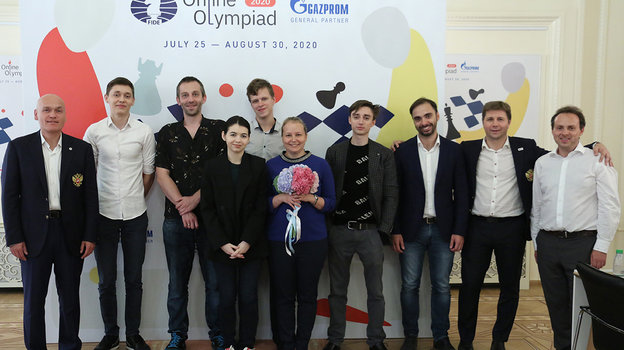 Сборная России выиграла золото онлайн-олимпиады ФИДЕ