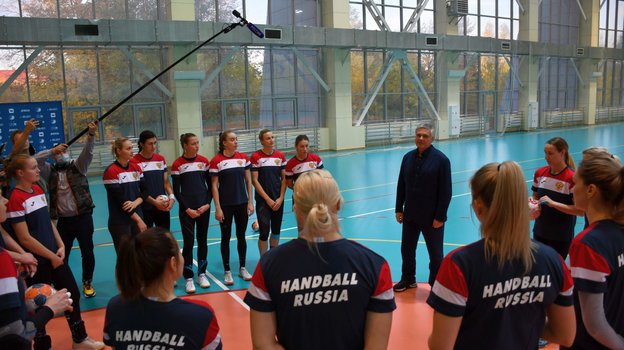 Как тренируется женская сборная России по гандболу. Репортаж
