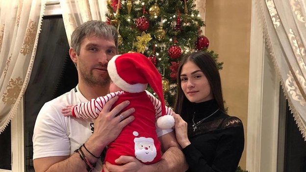 Александр Овечкин, его супруга Анастасия и сын Сергей. Фото Instagram Александр Овечкин, его супруга Анастасия и сын Сергей. Фото Instagram