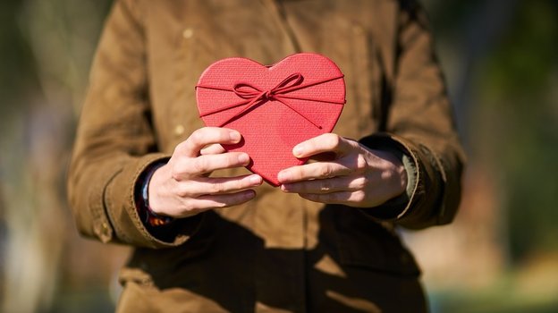 Идеи на День влюбленных 2024: оригинальные подарки своими руками