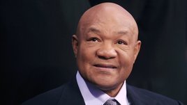«Я выбрал ММА, и он забрал обратно все, что подарил». Как великий Форман пытался сделать из Деррика Льюиса боксера