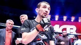 «Если поймает — разорвет». Этот дагестанец заставил сдаться соперника Петра Яна