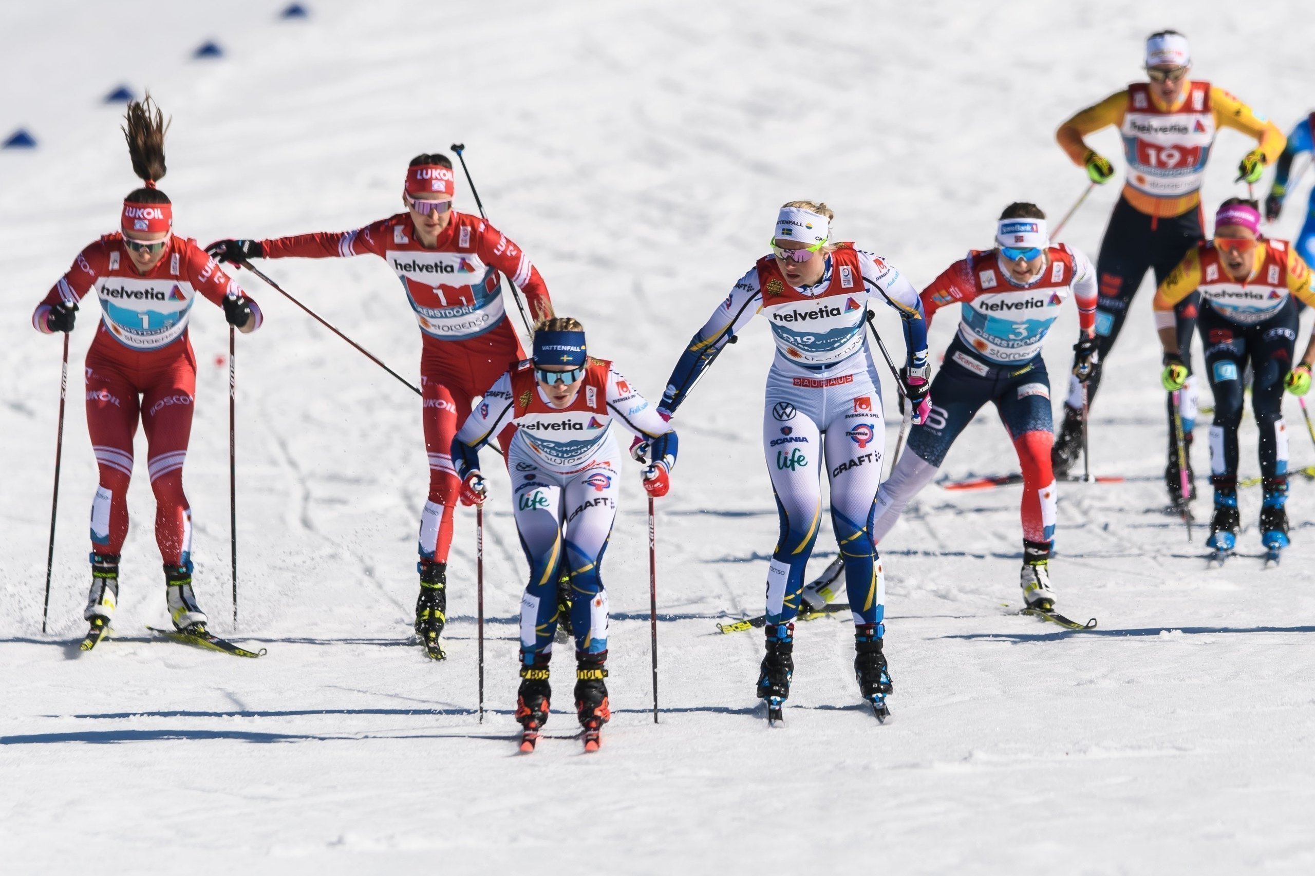 Лыжи женские гонки. Сборная России по лыжам женщины 2022. Сборная России по лыжным гонкам 2021.