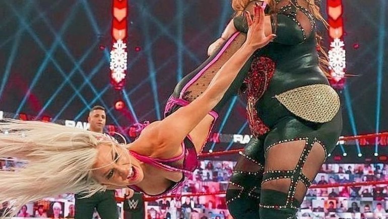 Интимные фото рестлеров попали в сеть - Новости WWE 