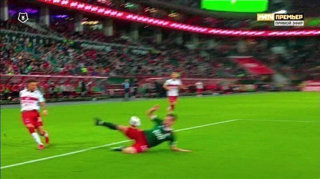 Эпизод матча «Локомотив» — «Спартак» (2:0). Эпизод матча «Локомотив» — «Спартак» (2:0).