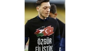 Озил и другие игроки «Фенербахче» вышли на тренировку в футболках со словами поддержки Палестины