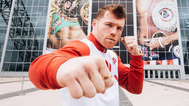«Хотелось снести Головкину голову». Канело — о Флойде, GGG, бизнесе и самом сложном моменте в жизни
