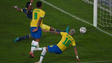 Гол Каземиру на десятой добавленной минуте принес Бразилии победу над Колумбией