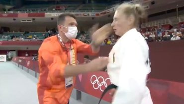 На Олимпиаде тренер ударил дзюдоистку перед выходом на татами. Спортсменка утверждает, что это ритуал