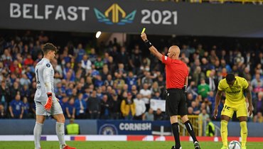 «Челси» — «Вильярреал»: Карасев показал желтую карточку Кепе во время серии пенальти
