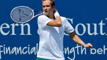 Медведев обыграл Димитрова и вышел в четвертьфинал турнира в Цинциннати