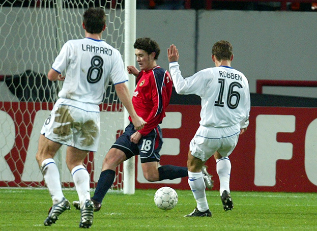 Юрий Жирков против Арьена Роббена. Фото Алексей Иванов, -