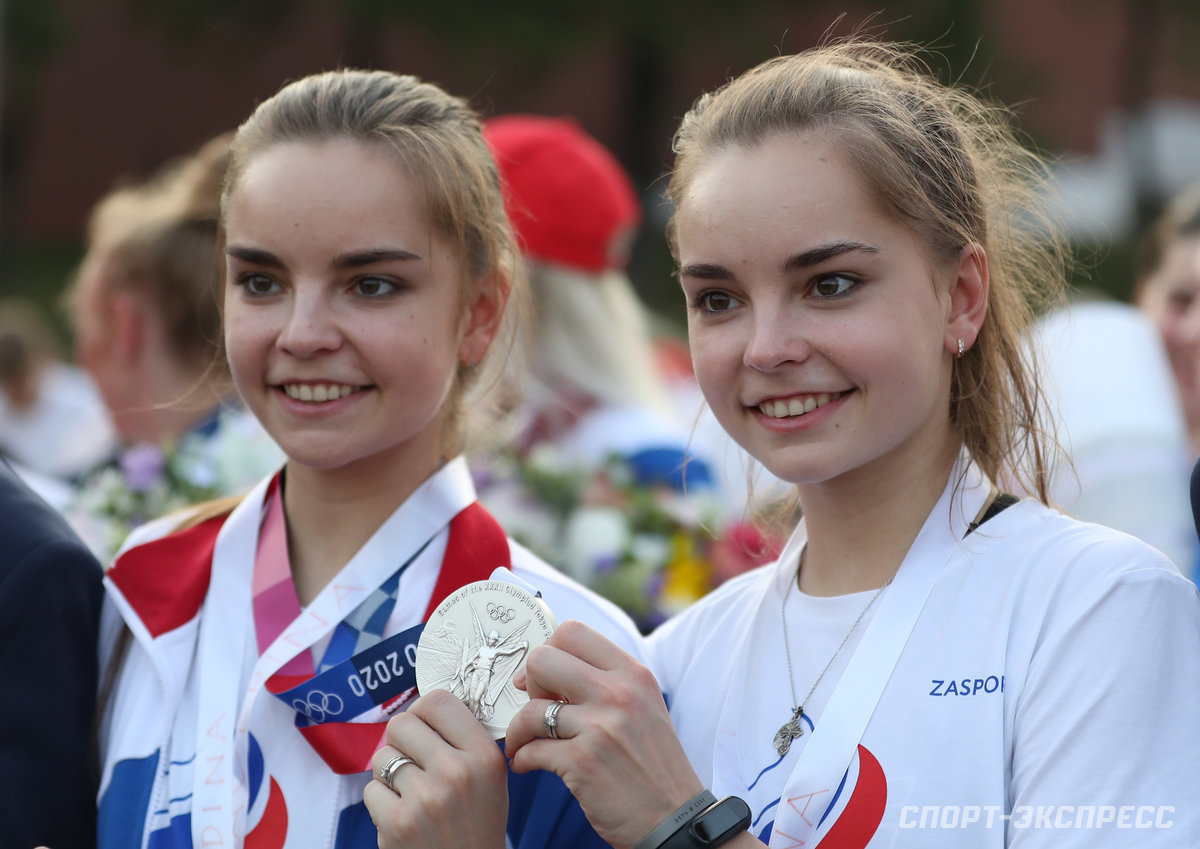 Художественная гимнастика. Почему сестры Аверины поедут на чемпионат мира.  Продолжат ли они карьеру в 2022 году. Спорт-Экспресс