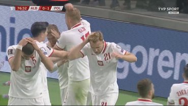 Польша обыграла Албанию, матч прерывался из-за поведения болельщиков