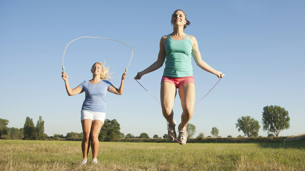 Упражнения со скакалкой: польза для мужчин и женщин, виды скакалок, комплекс упражнений. Спорт-Экспресс