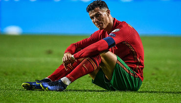 Роналду расплакался после поражения Португалии от Сербии в матче отбора ЧМ-2022