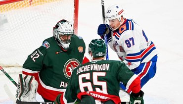 25 ноября. Казань. «Ак Барс» — СКА — 3:4 ОТ. Никита Гусев (№ 97) атакует ворота казанцев.