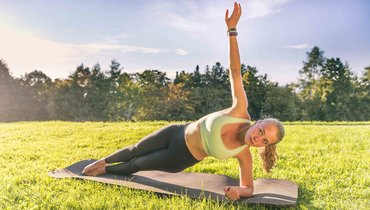 Упражнения с обручем: 3 комплекса для осиной талии - укрепляйте пресс и сжигайте лишние калории с помощью обруча