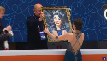 Мишин подарил Туктамышевой ее портрет в образе императрицы после выступления