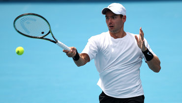 Сафиуллин с 19 эйсами вышел в полуфинал квалификации Australian Open