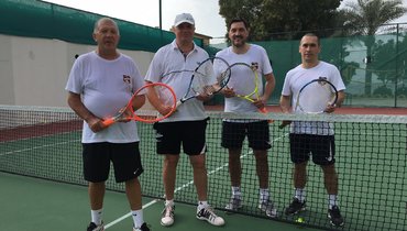 Григорий Иванов и Александр Медведев сыграли в теннис в ОАЭ. Видео
