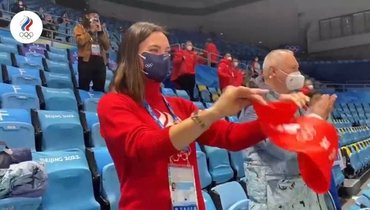 Елена Исинбаева с трибун поддерживала российских фигуристов на Олимпиаде в Пекине
