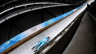 Российская саночница Иванова занимает третье место на Олимпиаде после второго заезда