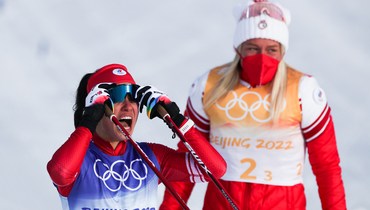 Невероятная гонка, золотой финиш и слезы радости: наши лыжницы выиграли эстафету на Олимпиаде