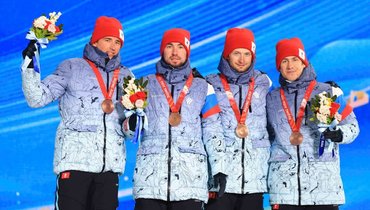 Российские биатлонисты получили бронзовые медали за третье место в эстафете на Олимпиаде в Пекине