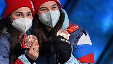 Российских лыжниц награди бронзовыми медалями за третье место в эстафете на Олимпиаде-2022