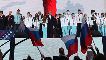 «Эмоции супер, их просто океан и маленькая тележка». Как российских олимпийцев чествовали в Москве