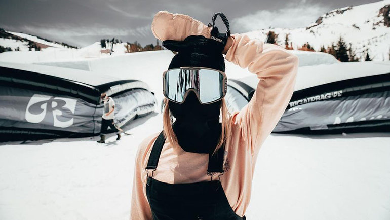 Фото зимних курток с мехом, коллекция лукбука в магазине Arctic Explorer