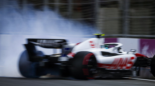 Пилот "Хаас" Мик Шумахер попал в аварию во время «Гран-при Саудовской Аравии». Фото Global Look Press