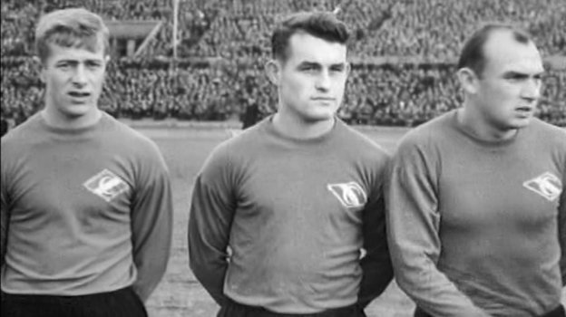 1948 год, разные ромбы на форме. Фото ФК «Спартак» 1948 год, разные ромбы на форме. Фото ФК «Спартак»