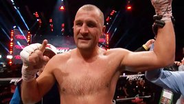 Ковалев провел первый бой за 2,5 года. Соперник задал высокий темп, но Сергей его переиграл