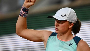 Свентек повторила рекордную победную серию в женском теннисе в XXI веке