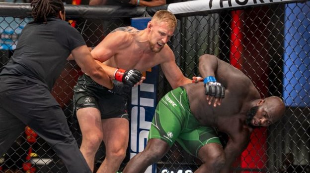 Александр Волков — Жаирзиньо Розенструйк: обзор главного боя UFC Вегас 56 5 июня 2022 года — как российский боец одержал победу. Спорт-Экспресс