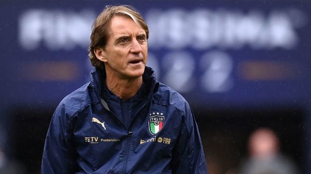 
                        Уволят ли Манчини из сборной Италии? Роберто строит новую команду, но все может измениться
                    