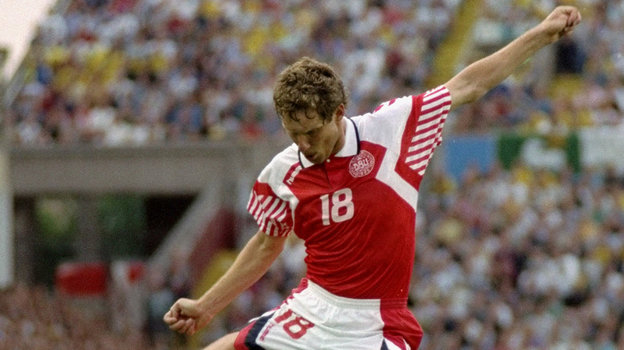 
                        Его дочь умирала от рака, но он забил решающий гол в финале. 30 лет назад Дания выиграла Евро
                    