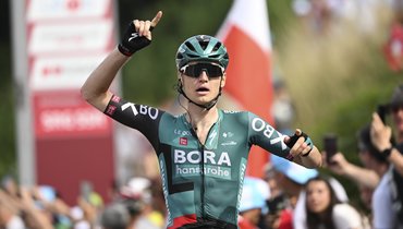 Велоспорт: почему россиянин Александр Власов снялся с Тура Швейцарии — выступит ли он на Тур де Франс