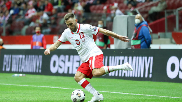 
                        Рыбуса отстранили от сборной Польши из-за контракта со «Спартаком». Он не сыграет на ЧМ-2022
                    