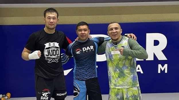 Шавкат Рахмонов, главный тренер Dar Team Азиз Разыев и боец зала Фаниль Рафиков. Фото Социальные сети Dar Team Шавкат Рахмонов, главный тренер Dar Team Азиз Разыев и боец зала Фаниль Рафиков. Фото Социальные сети Dar Team