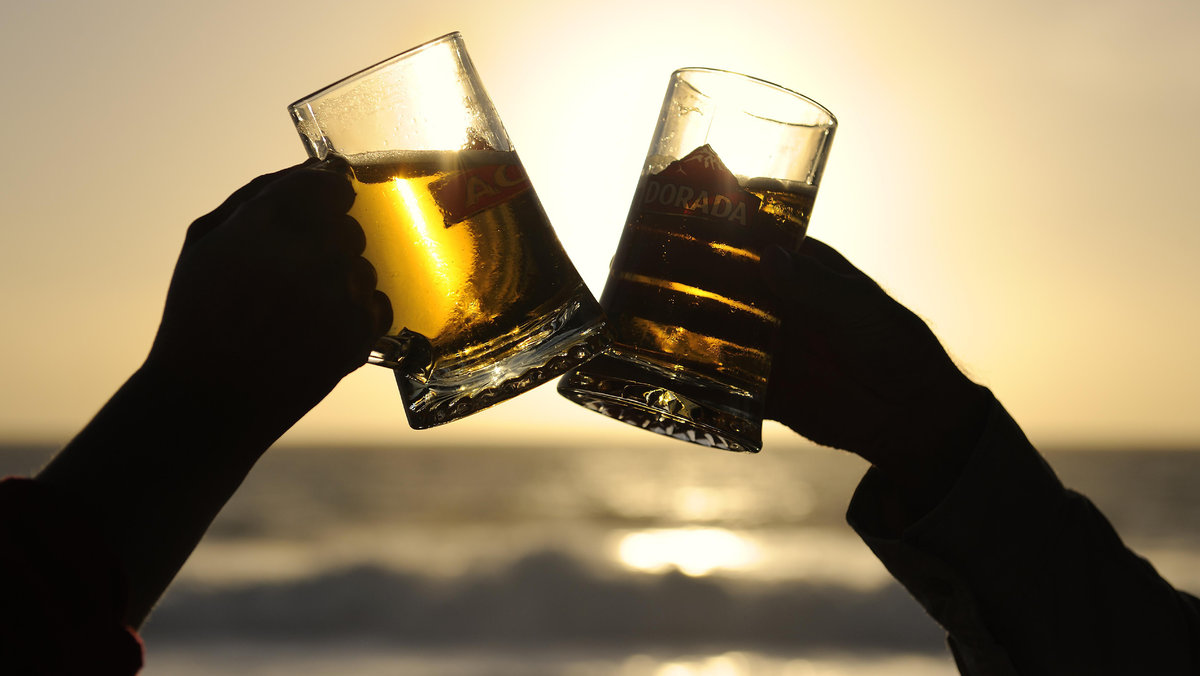 Не злоупотребляйте алкоголем на солнце