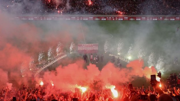 Марсело на стадионе «Олимпиакоса». Фото Reuters