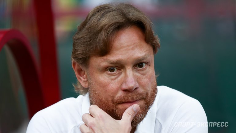Валерий Карпин.