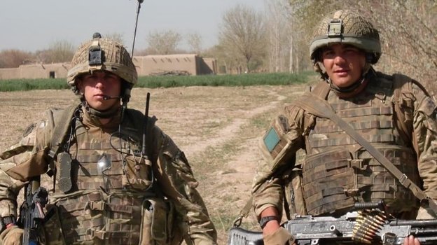 Маршман (справа) во время военной операции в Афганистане. 2010 год. Фото Соцсети Маршман (справа) во время военной операции в Афганистане. 2010 год. Фото Соцсети