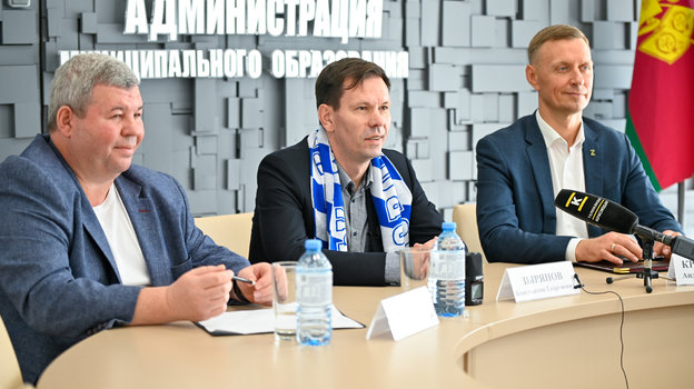 Константин Зырянов (в центре). Фото ФК «Черноморец» Константин Зырянов (в центре). Фото ФК «Черноморец»