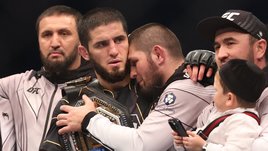 Махачев — новый чемпион UFC! Преемник Хабиба задушил Оливейру как на тренировке