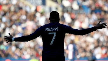 Мбаппе продемонстрировал неприличный жест игрокам «Осера»
