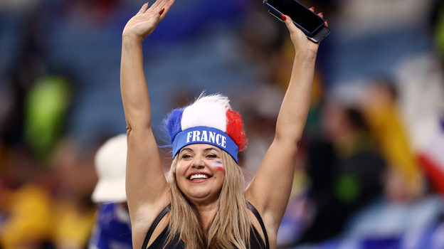 Болельщица из Франции на чемпионате мира 2022. Фото Getty Images